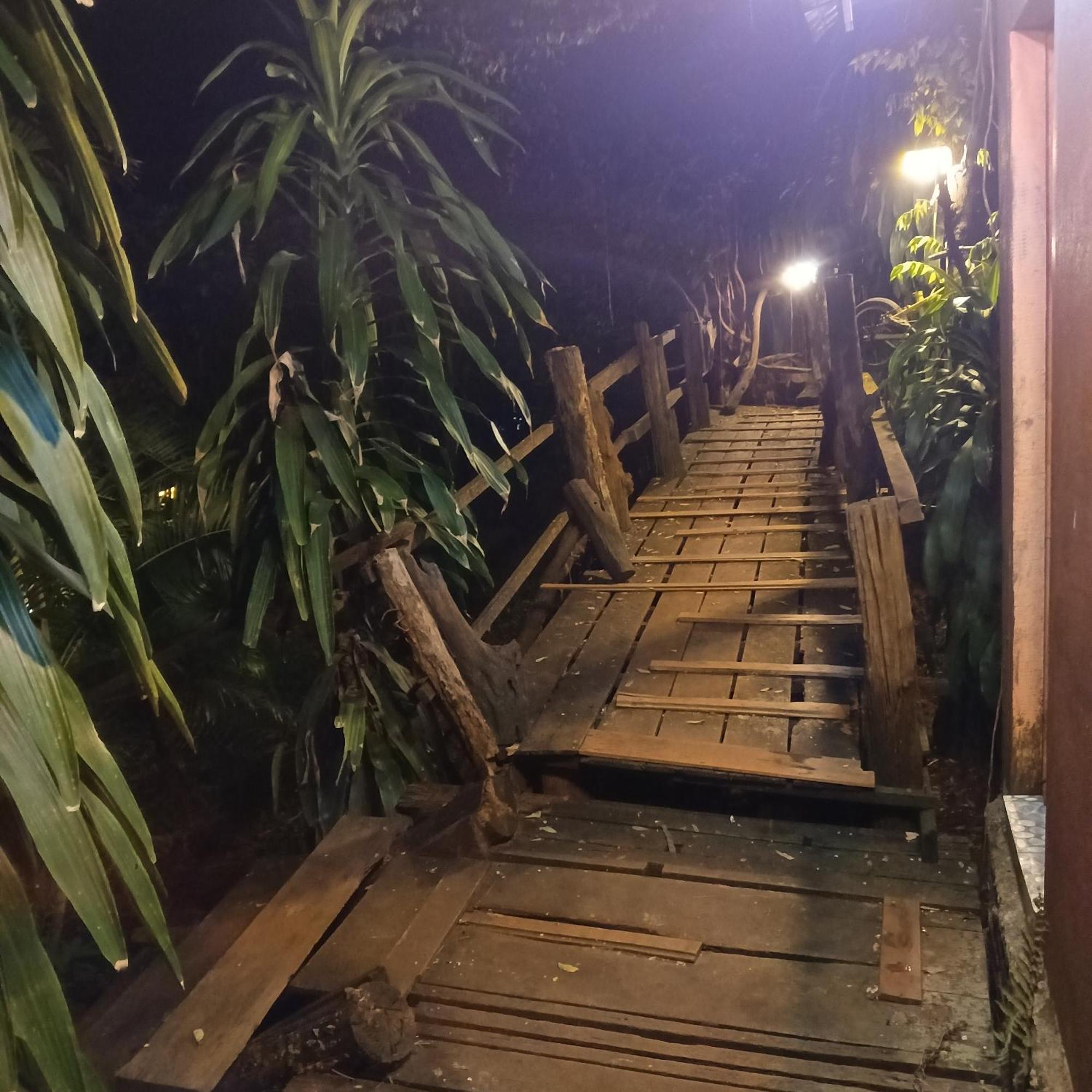 Appartement Familyhouse & Trekking à Banlung Chambre photo